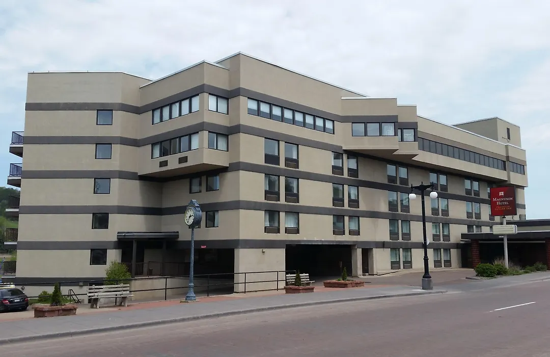 Hampton Inn & Suites Houghton-1