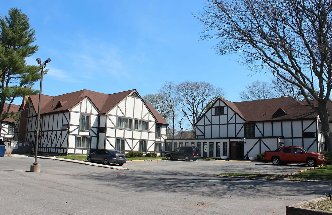 East Norwich Inn-1