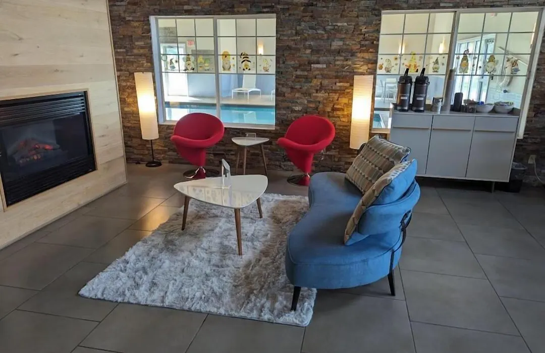 Country Inn & Suites By Radisson, Chippewa Falls, Wi-1