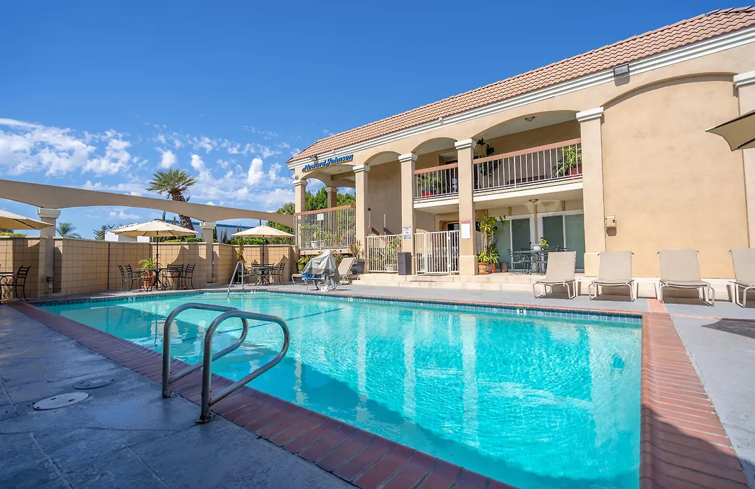 Howard Johnson By Wyndham Buena Park-1