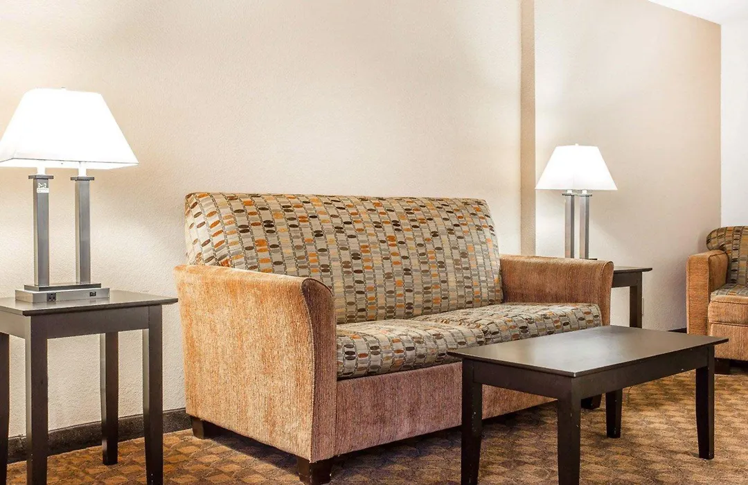 Quality Inn & Suites Coliseum-1