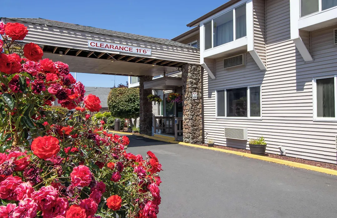 Red Lion Inn & Suites Vancouver-1