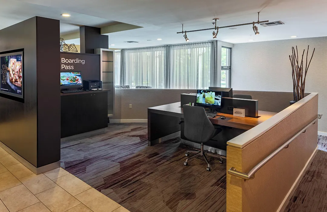 Courtyard Cincinnati Blue Ash-1