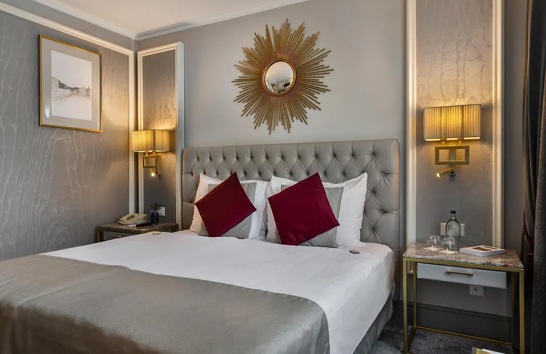 Royal Manotel-1