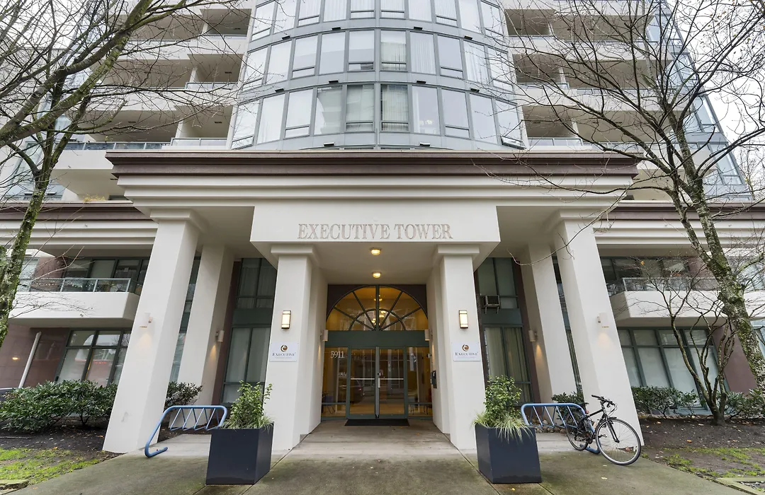 Executive Hotel Vancouver Airport-1