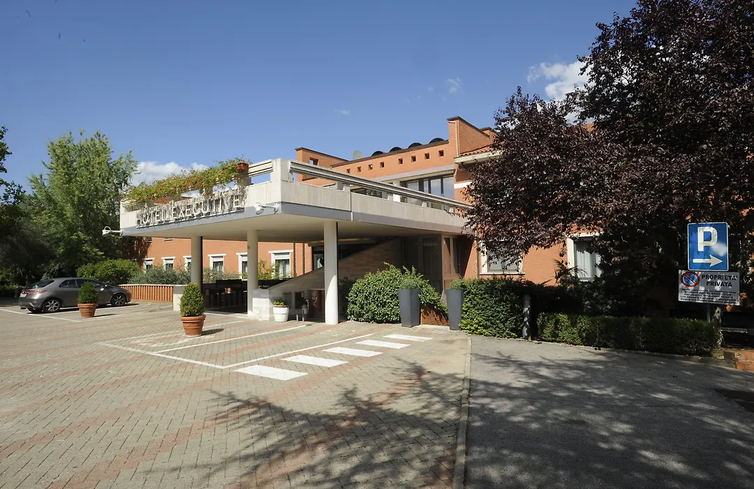 Hotel Executive-1