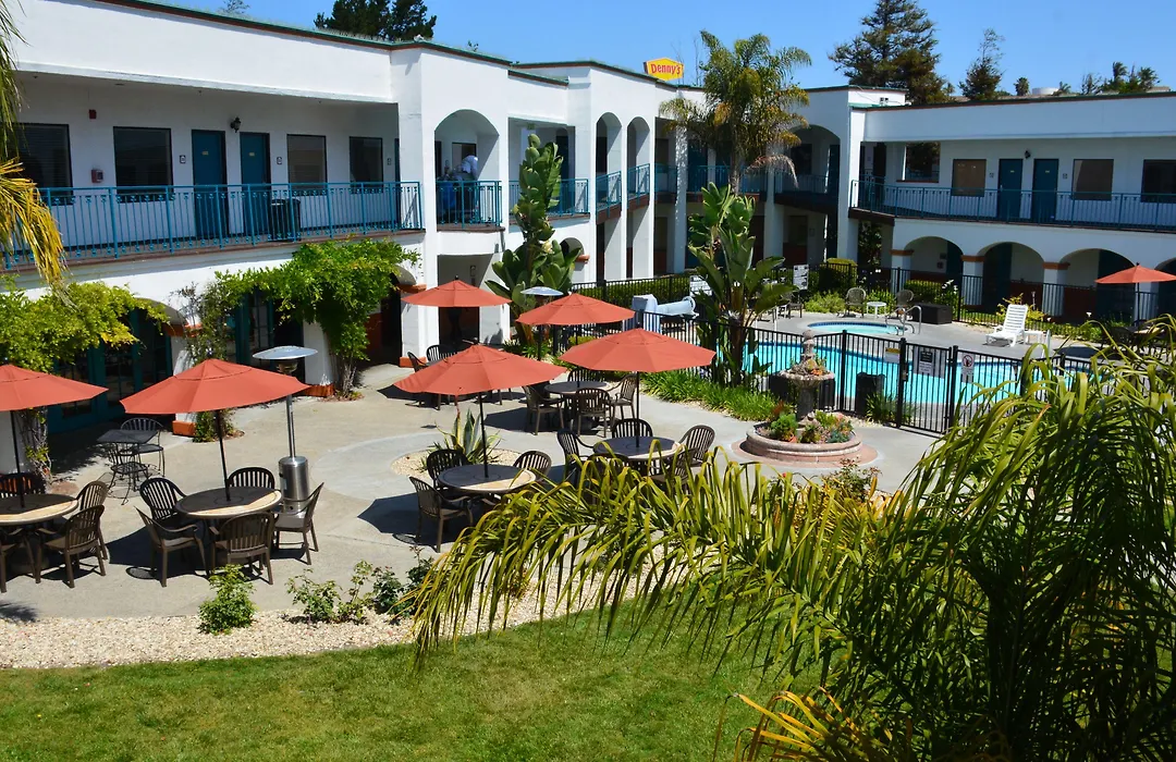Oxford Suites Pismo Beach-1
