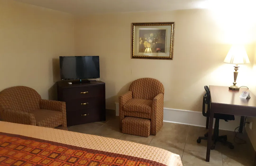 Rodeway Inn-1