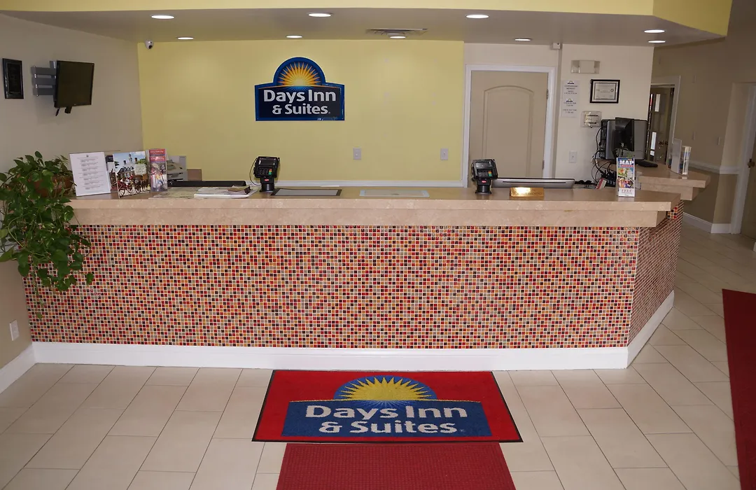 Days Inn & Suites By Wyndham Colonial-1