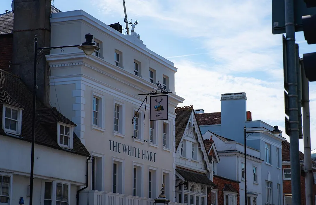 The White Hart - A Heartwood Inn-1