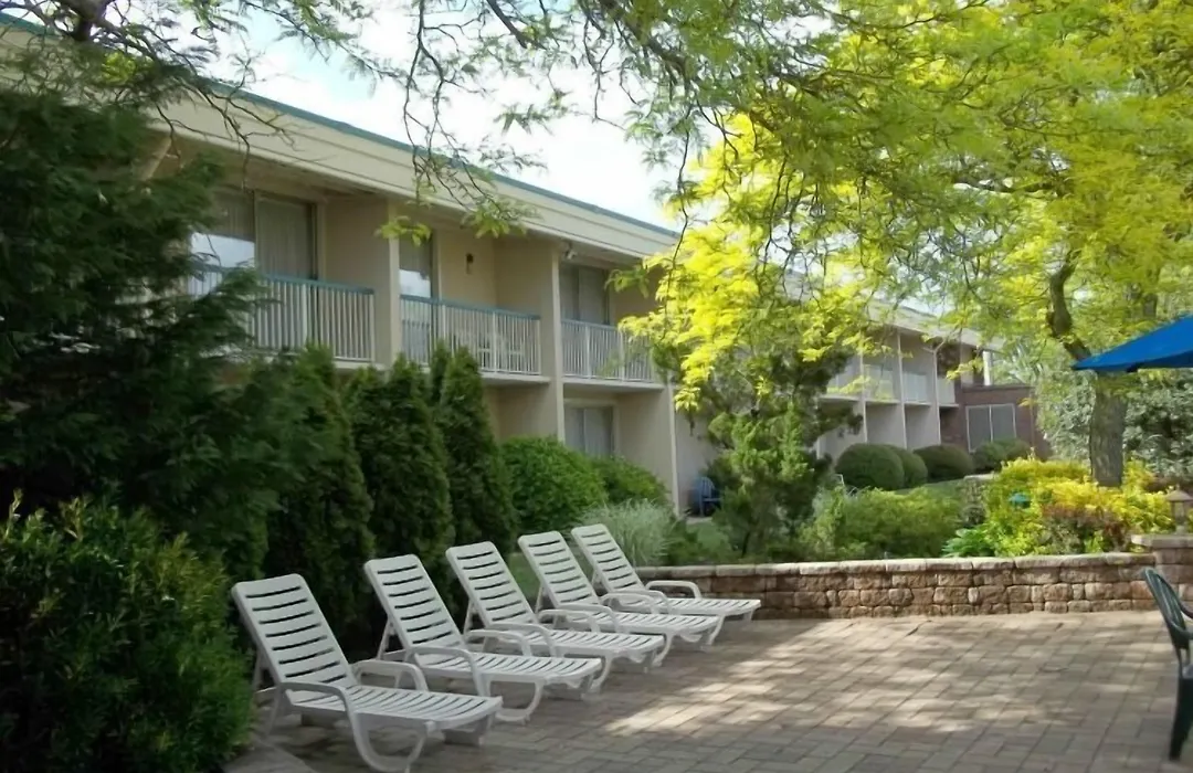 Howard Johnson By Wyndham Toms River-1