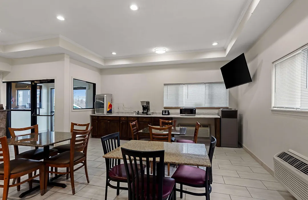 Red Lion Inn & Suites Caseyville-1