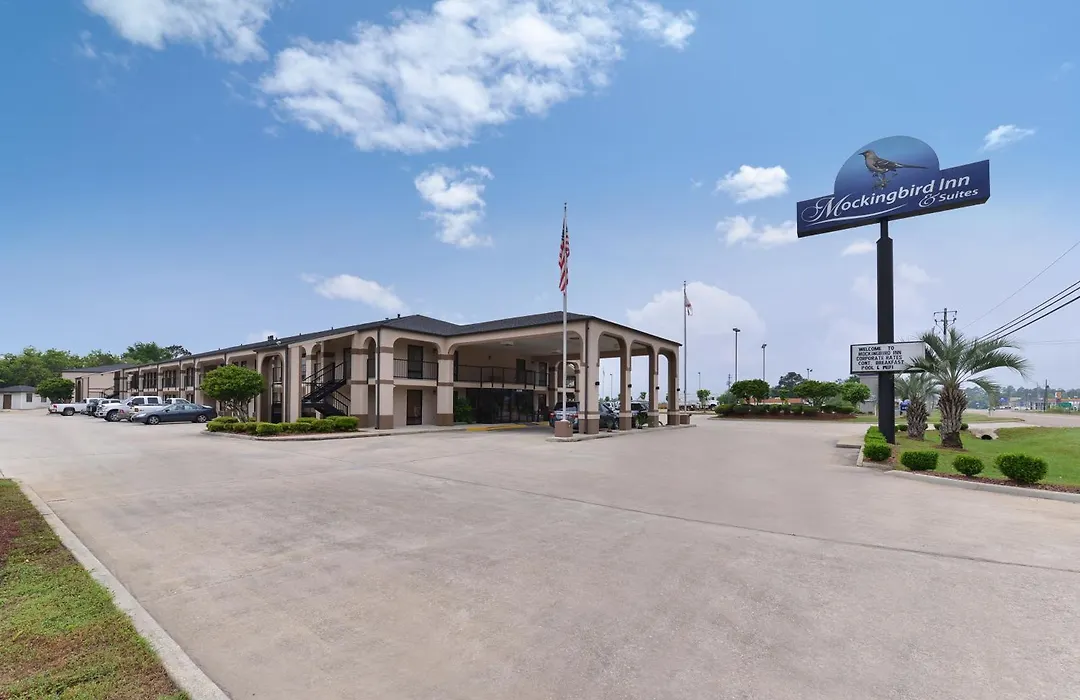 Mockingbird Inn & Suites-1