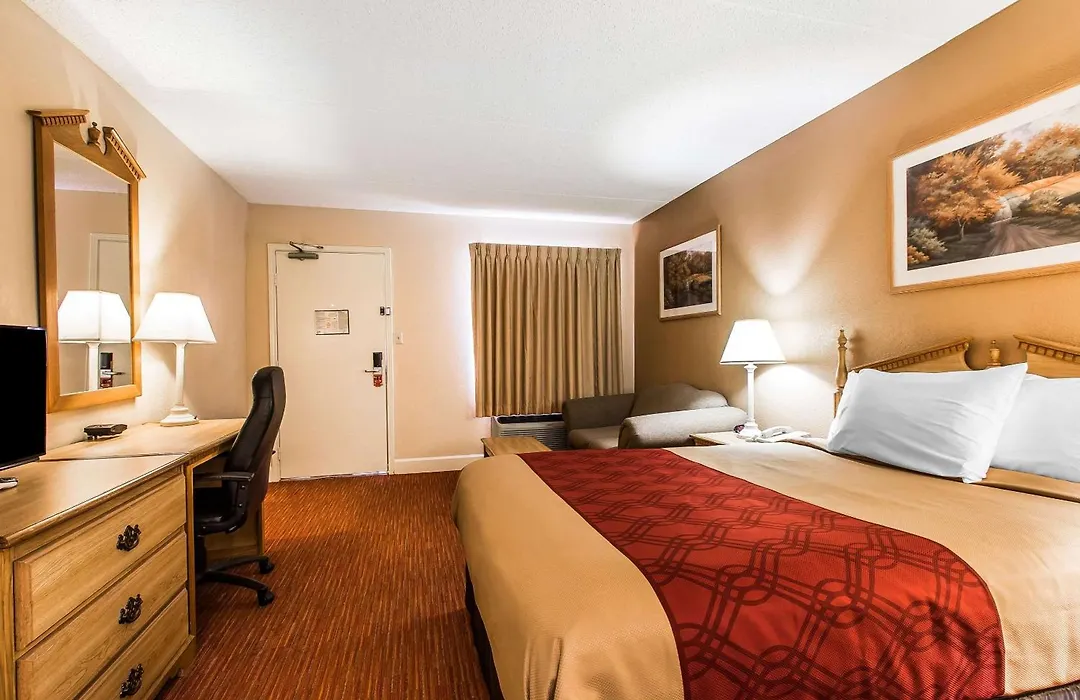 Econo Lodge Inn & Suites Huntsville University Area-1