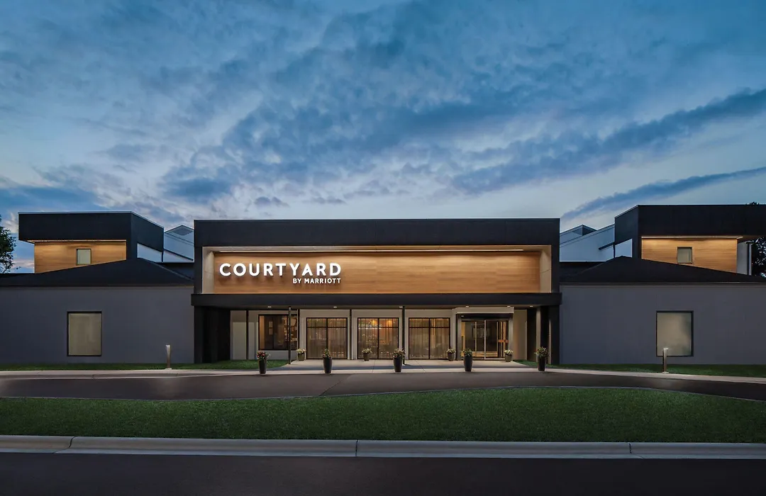 Courtyard By Marriott Greensboro-1