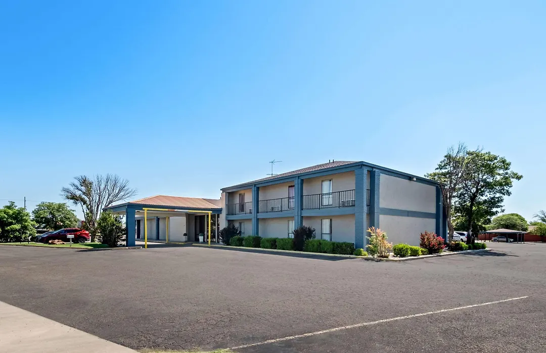 Quality Inn Plainview-1