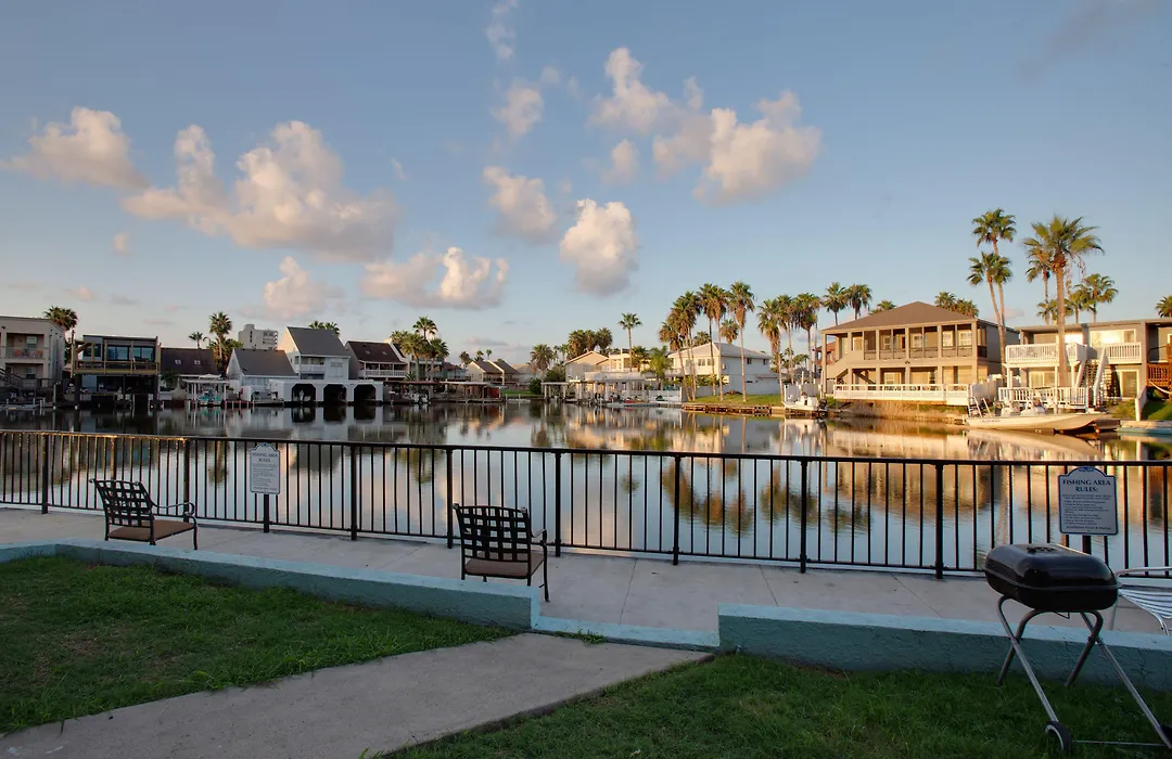 Windwater Hotel And Marina-1