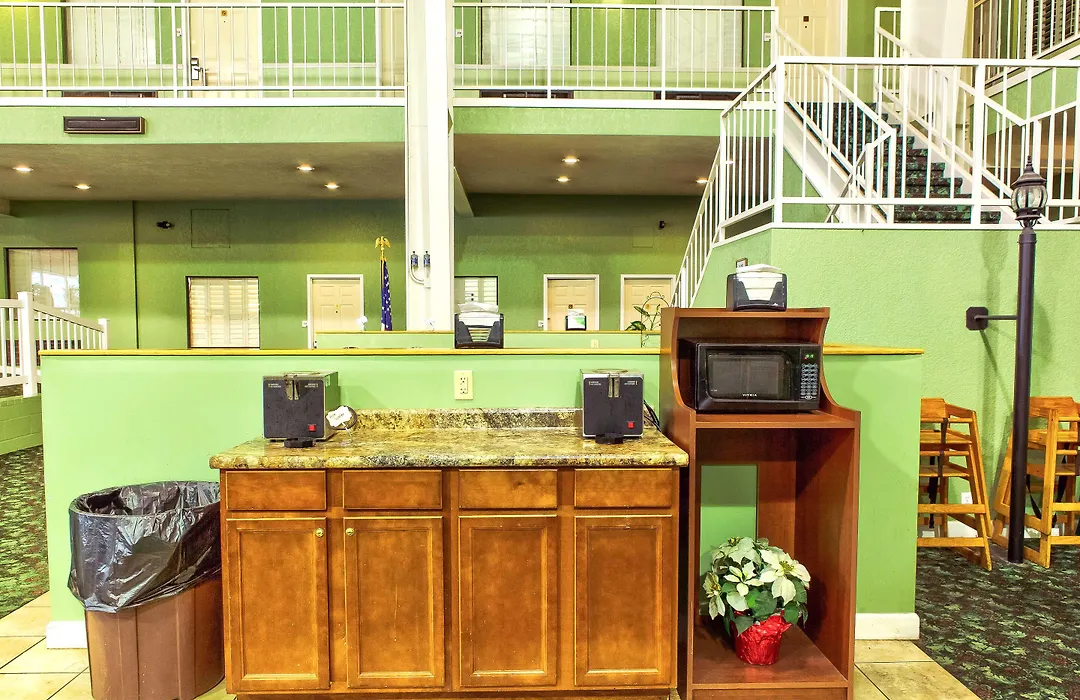 Coratel Inn & Suites By Jasper Mccook-1