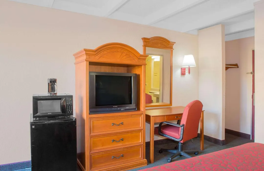Days Inn By Wyndham Tallahassee University Center-1