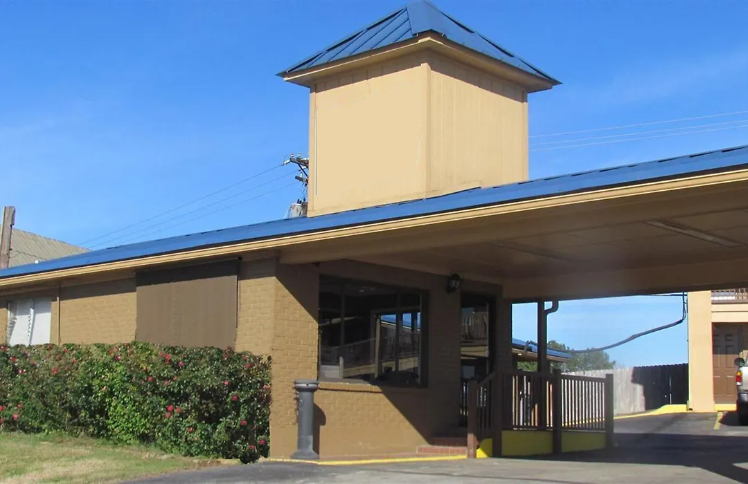 Xecutive Inn And Suites-1
