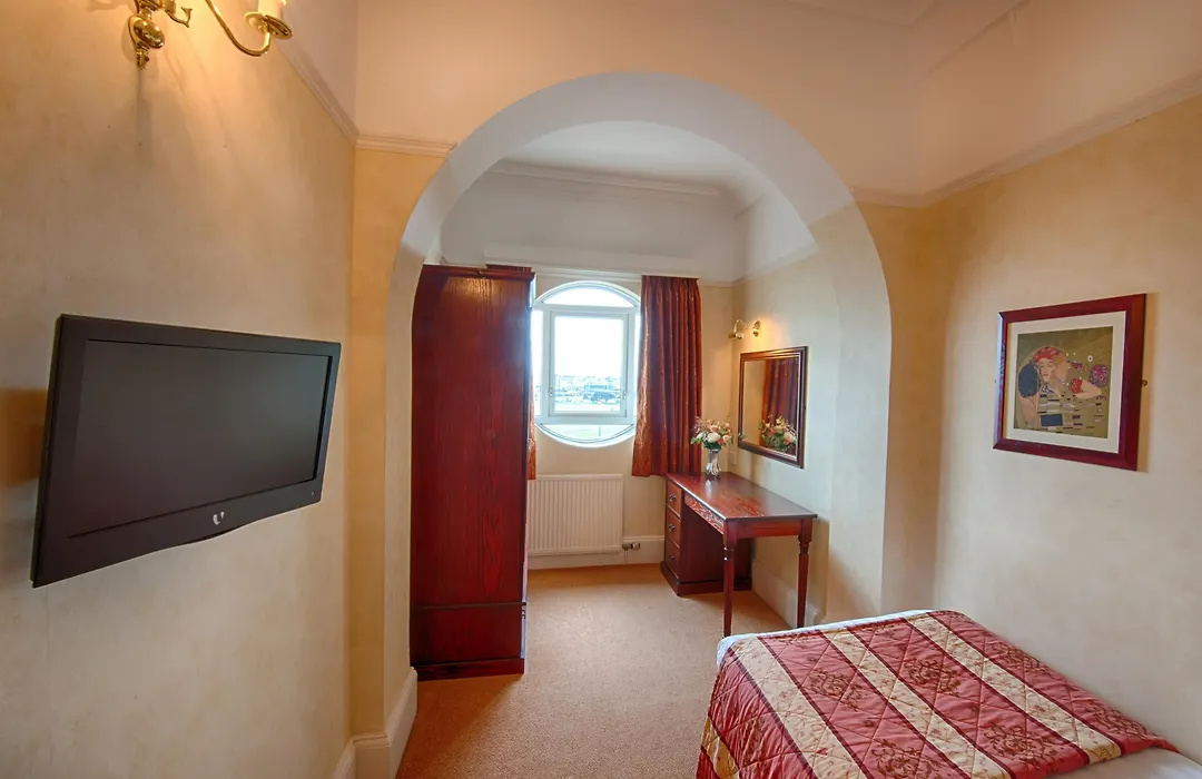 The Queens Hotel-1