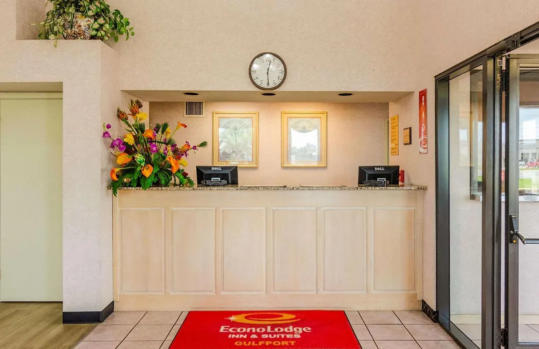 Econo Lodge Inn & Suites Gulfport Airport-1