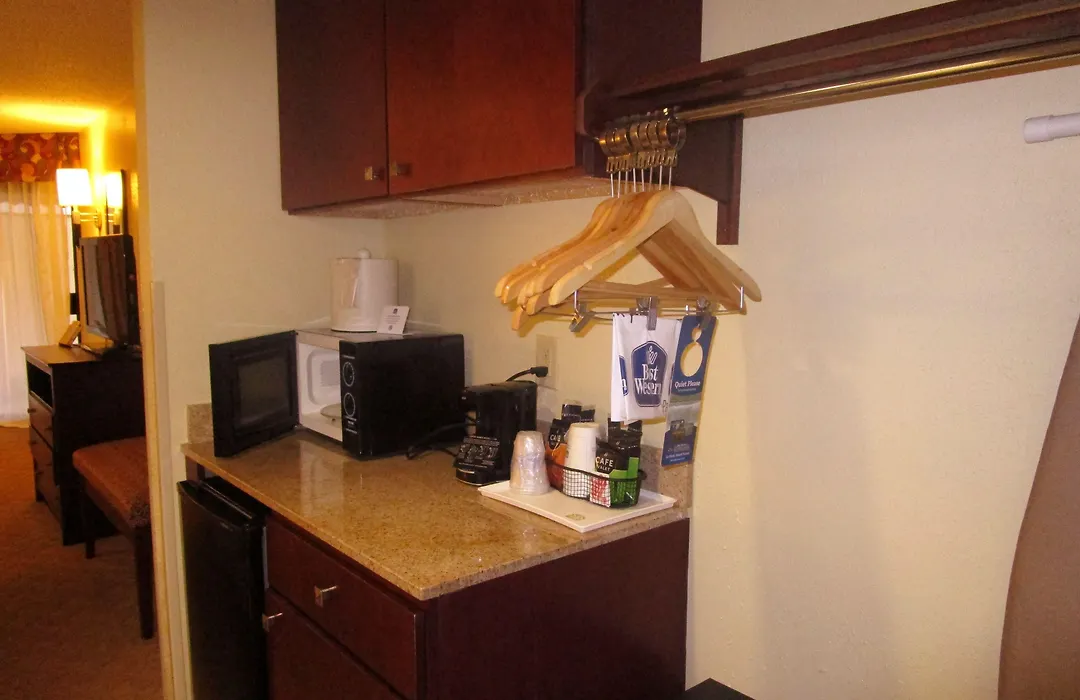 Best Western Oak Manor-1