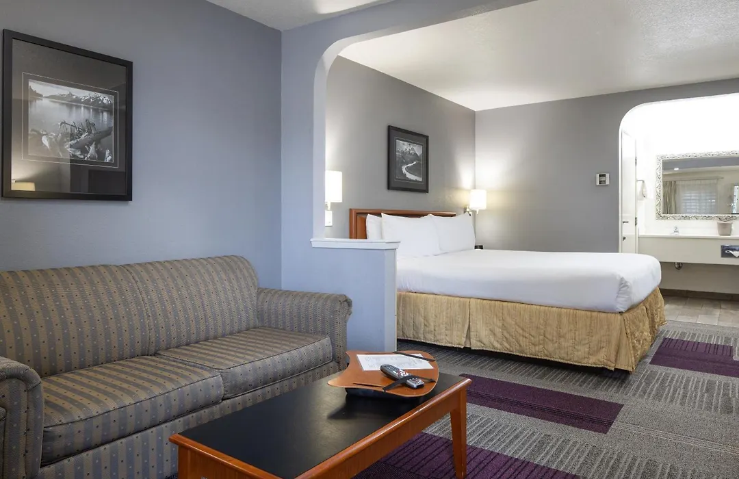 Atherton Park Inn And Suites-1