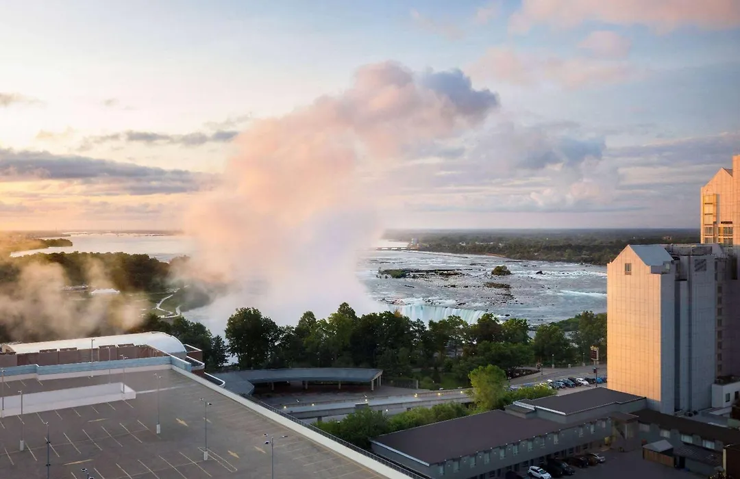 Wyndham Grand Fallsview Hotel-1