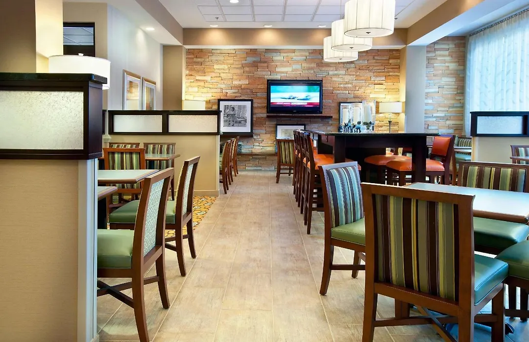 Hampton Inn Alexandria-1