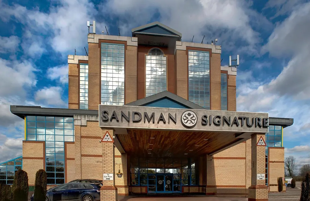 Sandman Signature London Gatwick Hotel-1