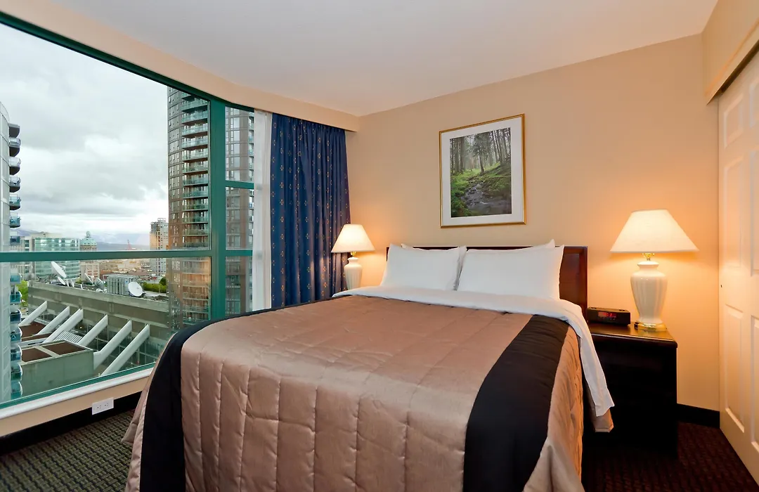 Rosedale On Robson Suite Hotel-1