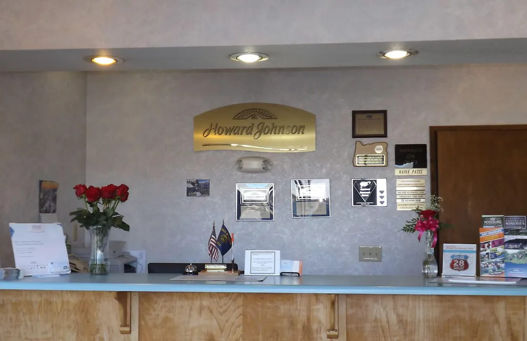 Howard Johnson By Wyndham Roseburg-1