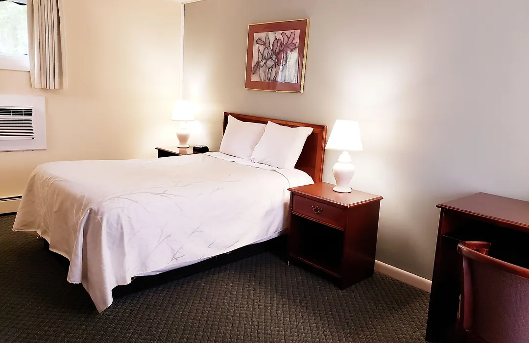 Moonlight Inn-1