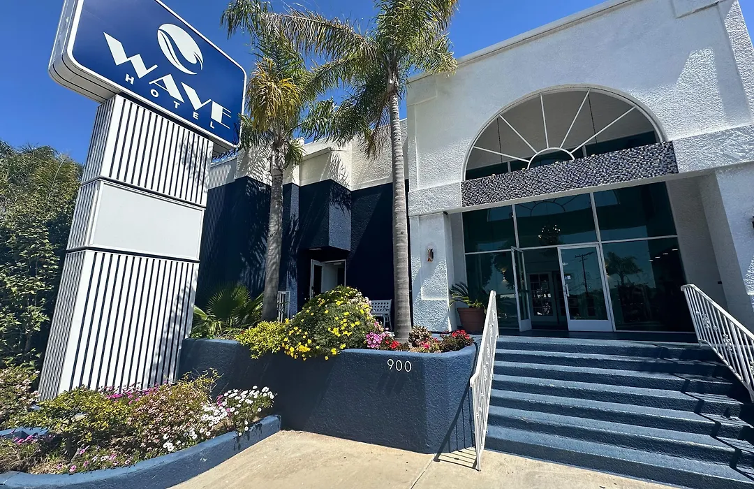 Wave Hotel Manhattan Beach-1