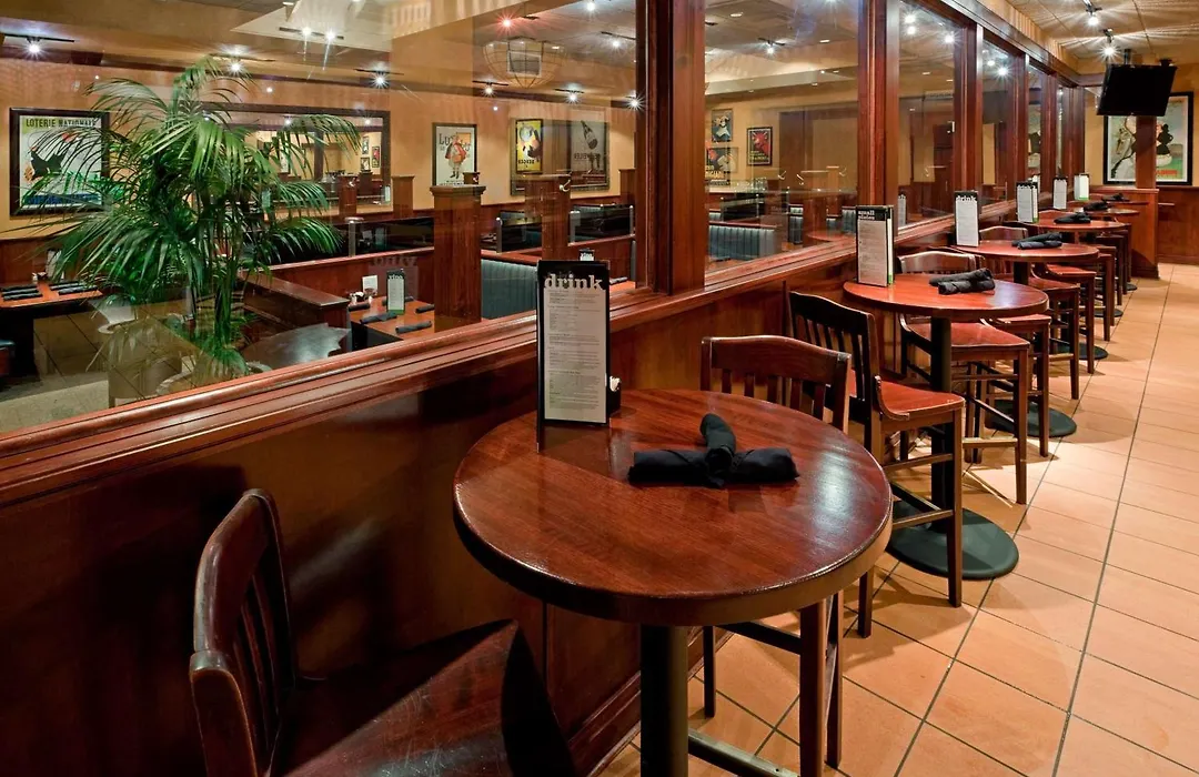 Hotel Belvoir Springfield-1