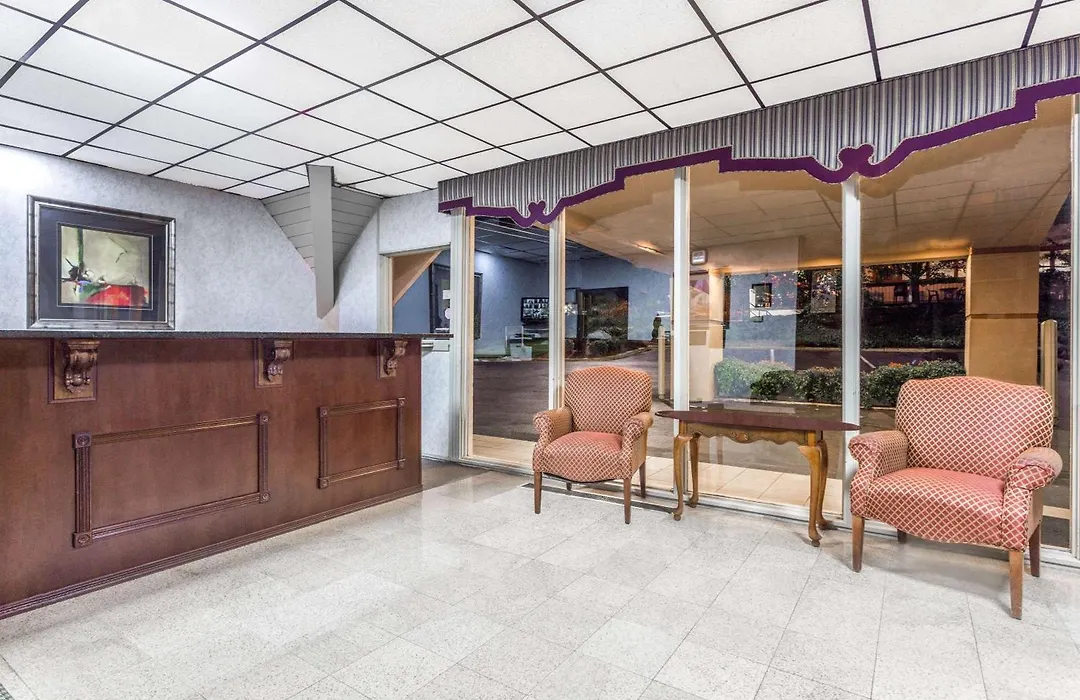Howard Johnson By Wyndham Athens-1