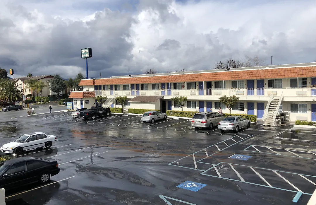 Gilroy Inn-1