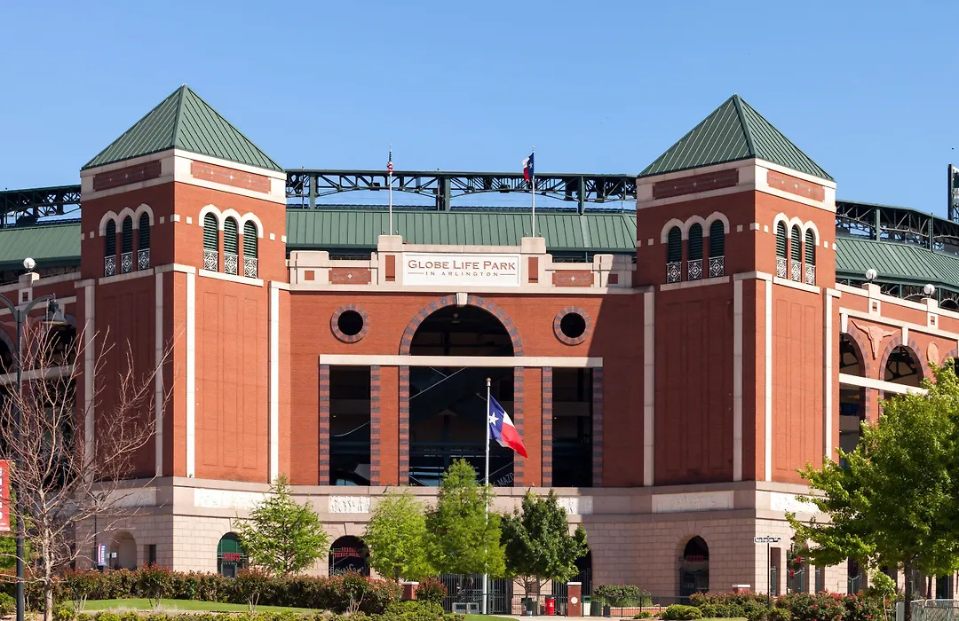 Howard Johnson By Wyndham Arlington Ballpark / Six Flags-1
