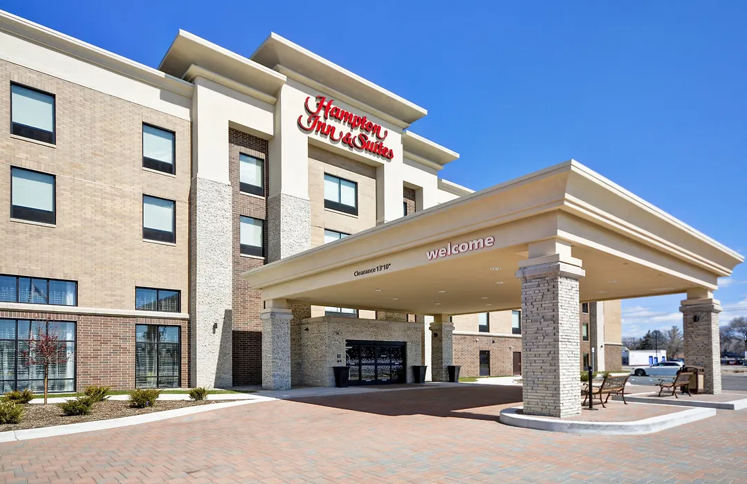 Hampton Inn & Suites Detroit/Warren-1