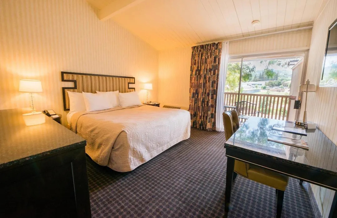 Los Gatos Lodge-1