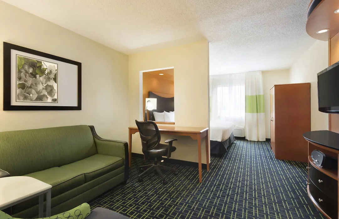 Fairfield Inn & Suites By Marriott Champaign-1