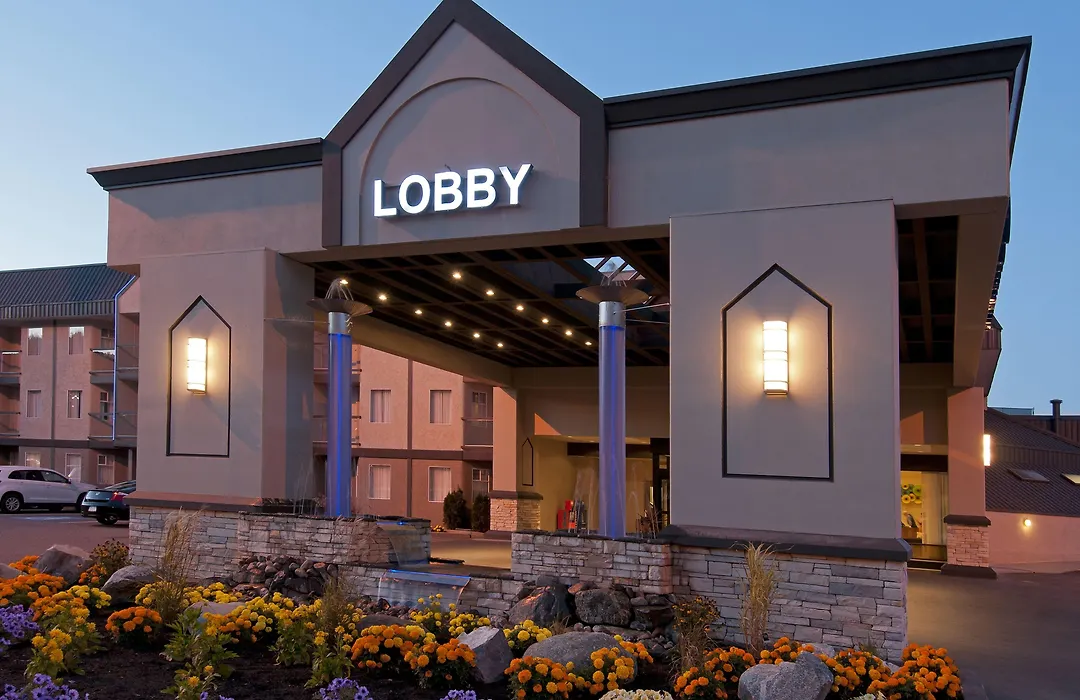 Coast Kamloops Hotel & Conference Centre-1