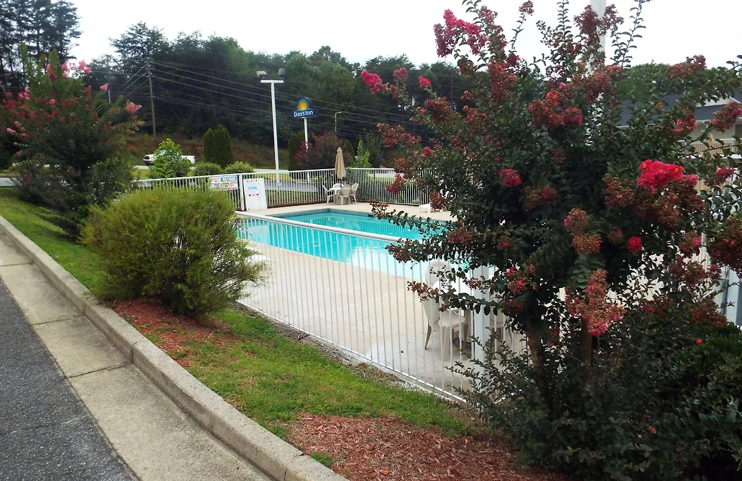 Days Inn By Wyndham Dahlonega University Area-1