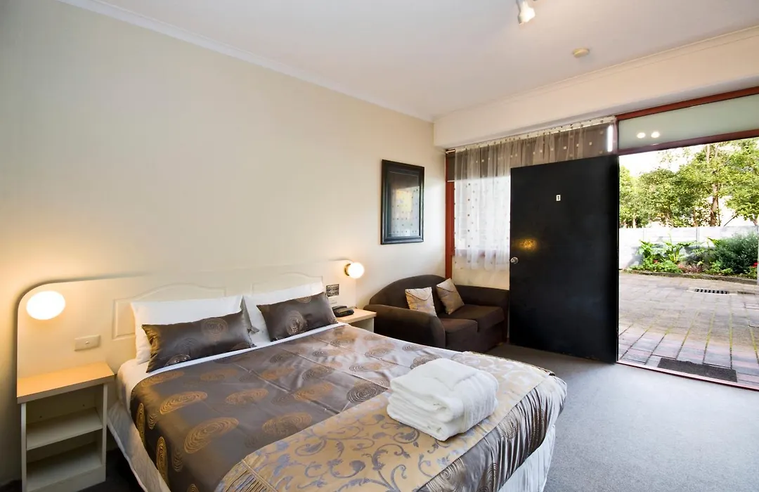 Lorne Coachman Inn-1