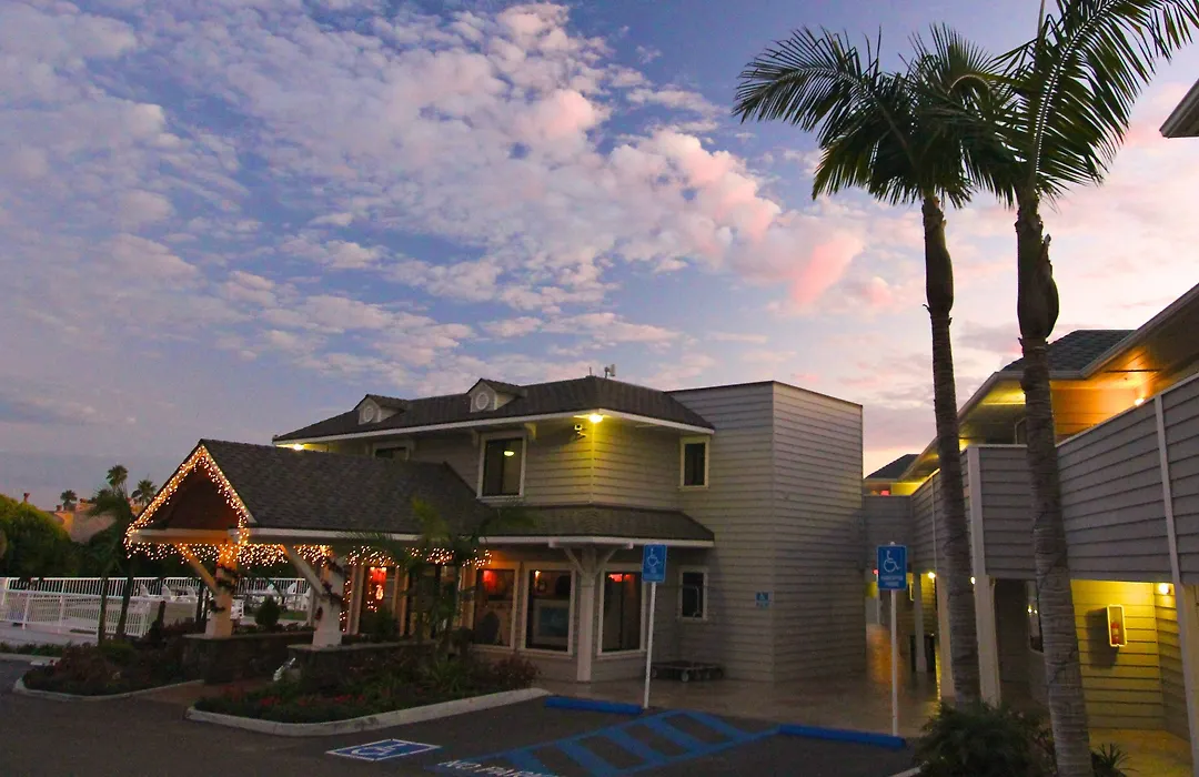 Pismo Lighthouse Suites-1