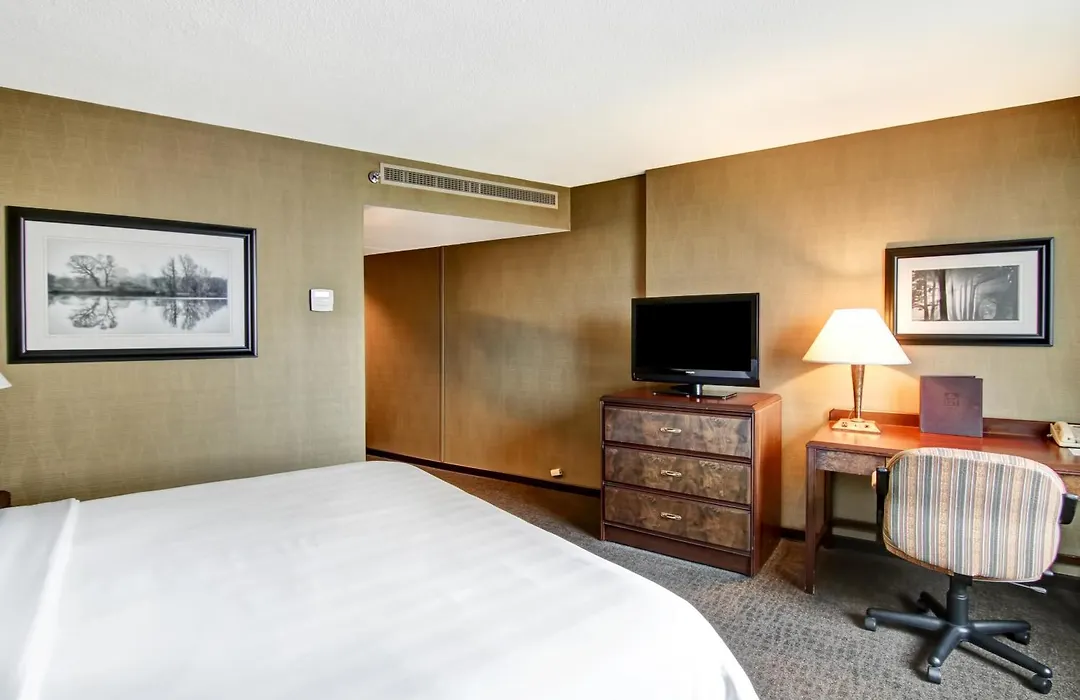Chateau Lacombe Hotel-1