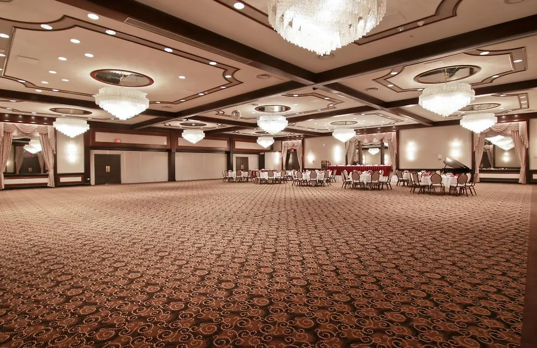 Chateau Lacombe Hotel-1