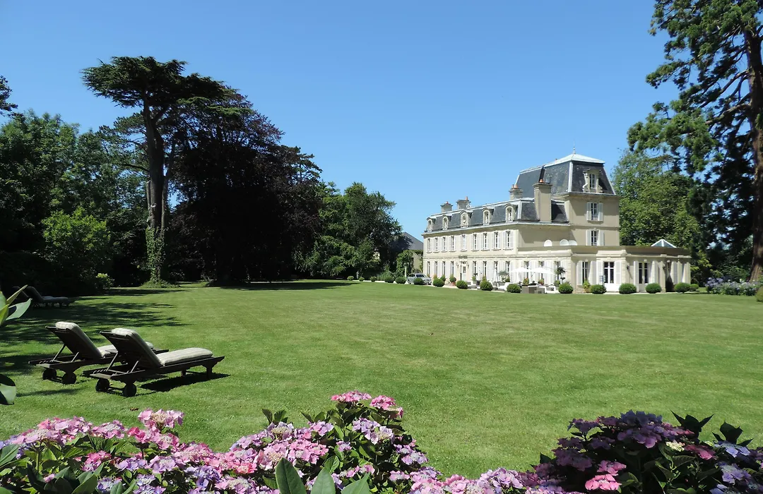 Chateau La Cheneviere-1