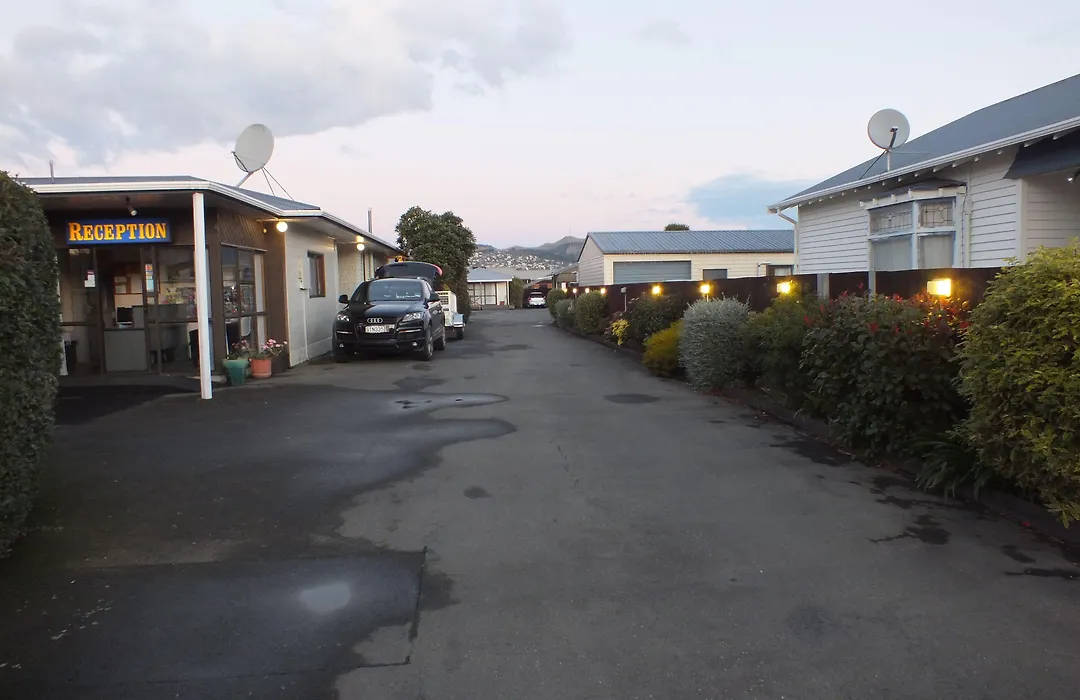 Canterbury Court Motel-1